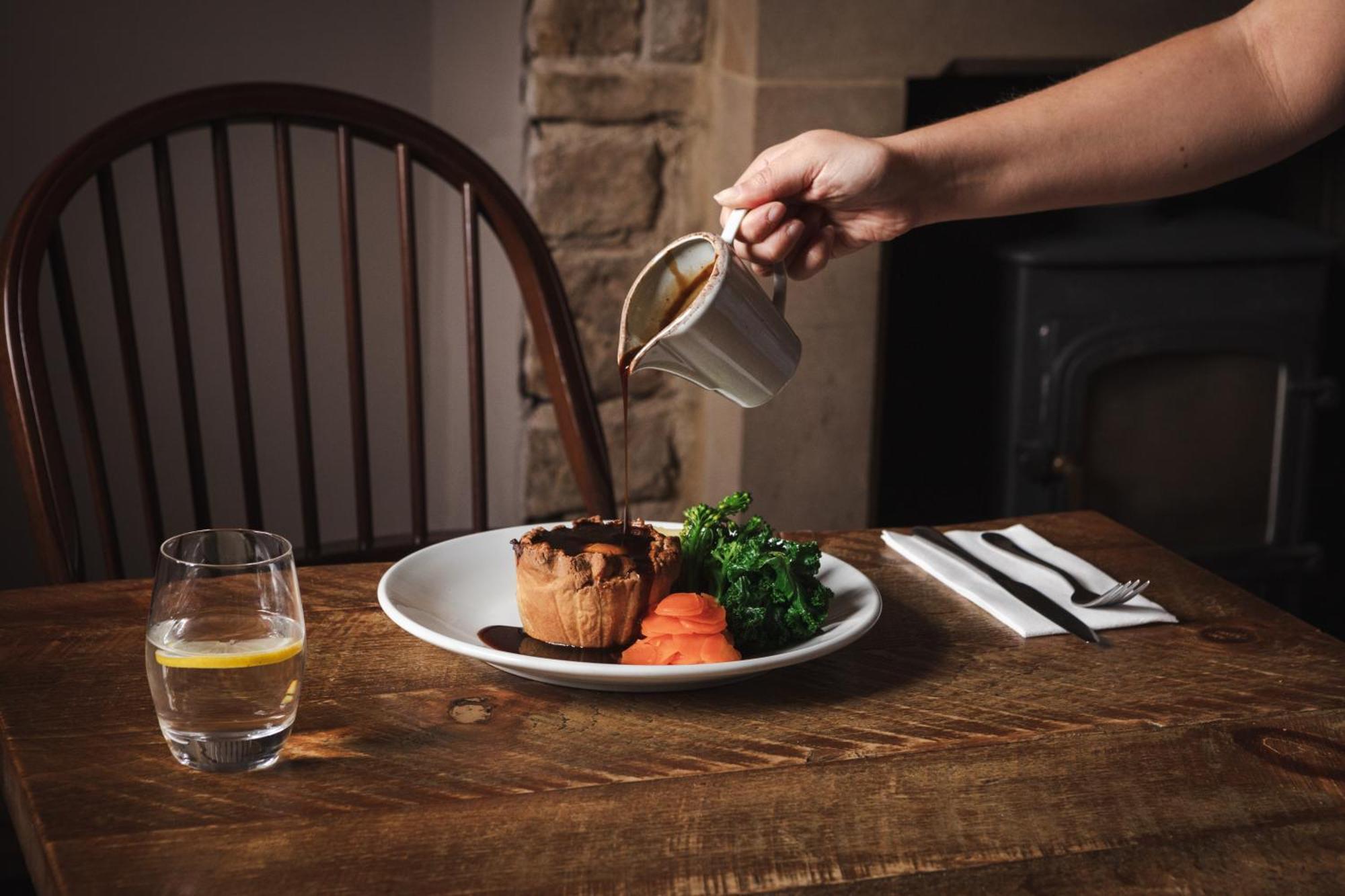 The Pilsley Inn - Chatsworth باسلو المظهر الخارجي الصورة