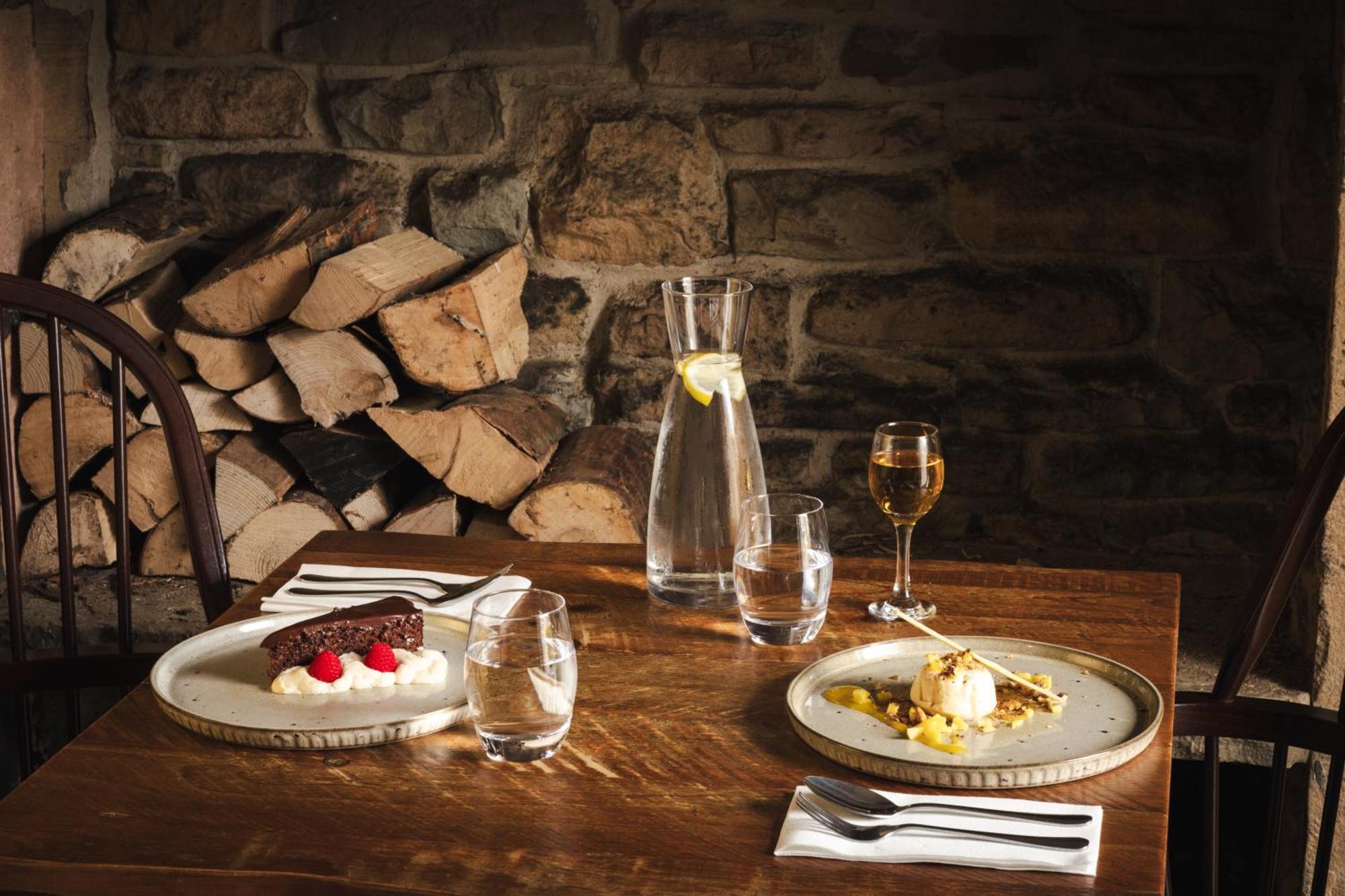 The Pilsley Inn - Chatsworth باسلو المظهر الخارجي الصورة