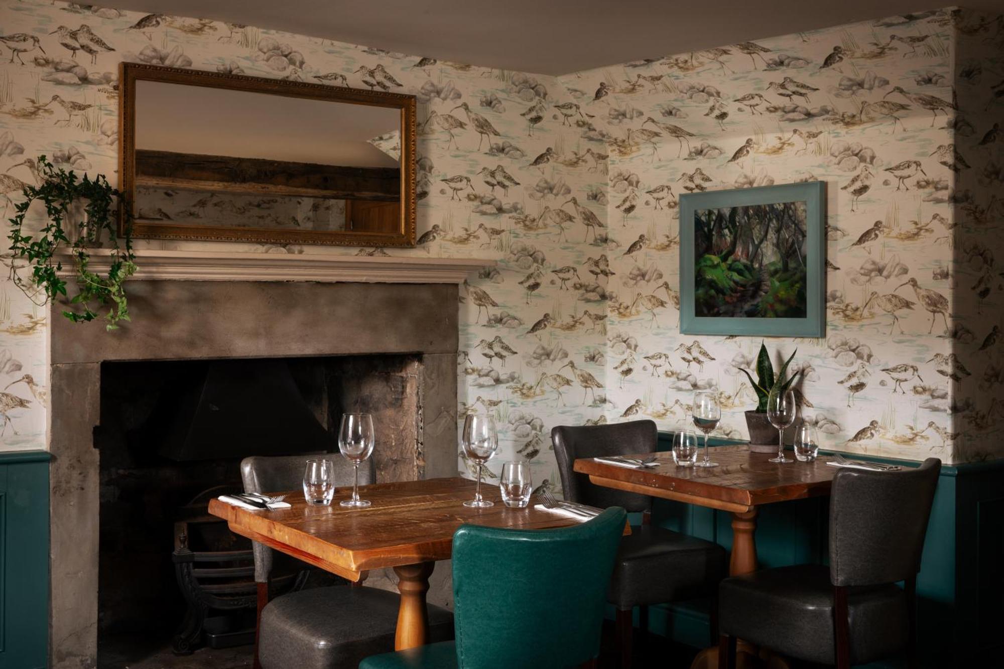 The Pilsley Inn - Chatsworth باسلو المظهر الخارجي الصورة